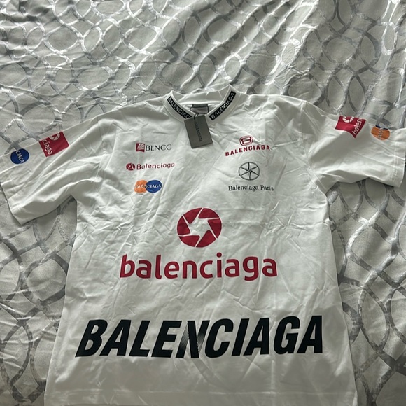 COPY - Balenciaga T shirt - Picture 1 of 3